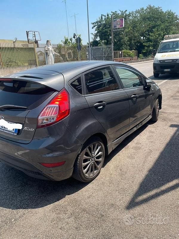 Occasion Ford Fiesta ST-Line 75 ch (55 kW) 2017 Gris Citadine