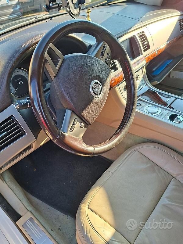 Usata Jaguar XF 200 CV (147 kW) 2011 Berlina