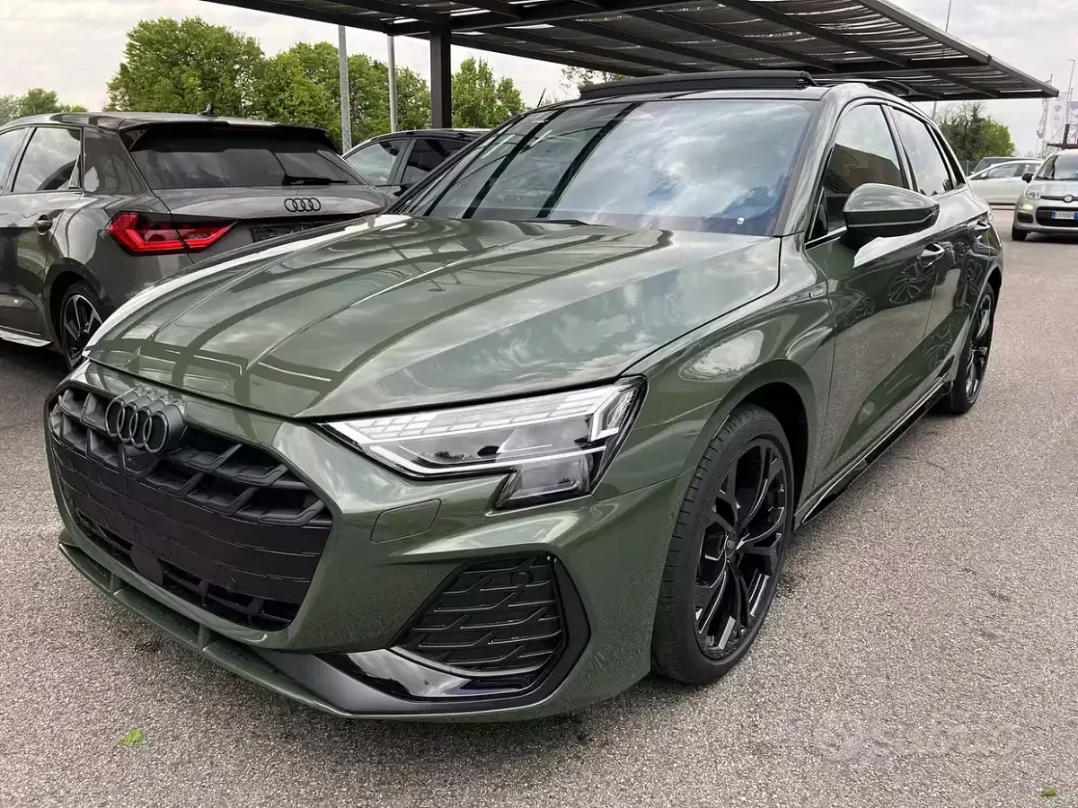 Nuova Audi A3 S-Line 150 CV (110 kW) 2025 Verde Berlina