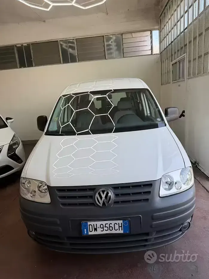 Usata VW Caddy 102 CV (75 kW) 2009 Bianco Monovolume