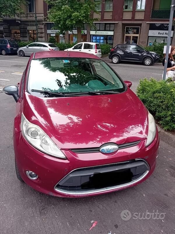 Usata Ford Fiesta 53 CV (38 kW) 2008 Rosso Utilitaria