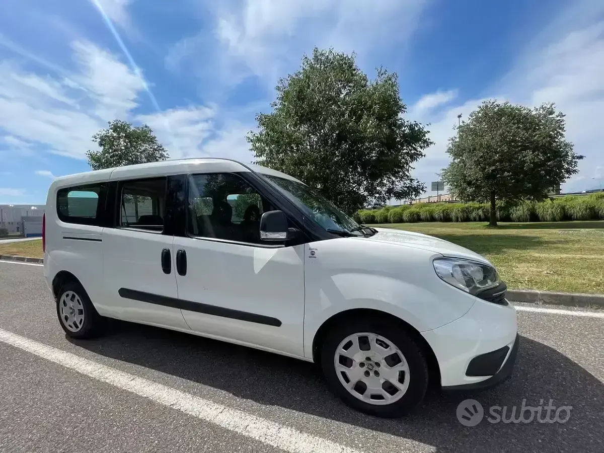 Usata Fiat Doblò Easy 105 CV (77 kW) 2017 Bianco Monovolume