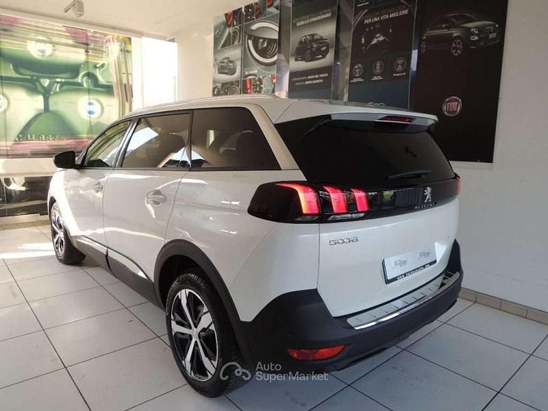 Usata Peugeot 5008 Allure 131 CV (96 kW) 2024 Bianco Monovolume