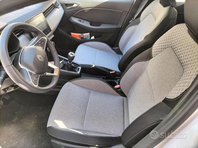 Usata Renault Clio V Evolution 91 CV (66 kW) 2024 Bianco Berlina