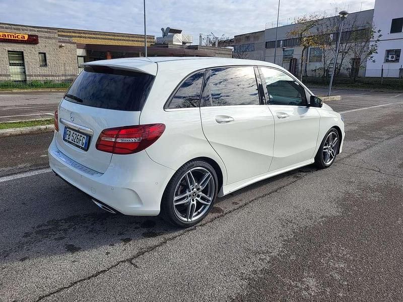 Usata Mercedes B200 Premium 136 CV (100 kW) 2015 Monovolume