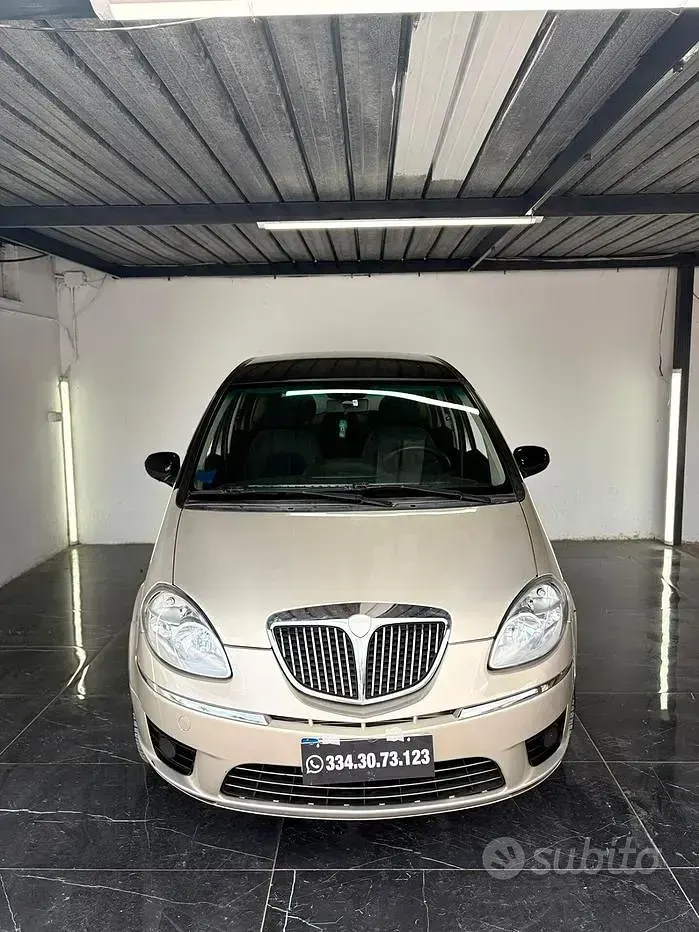 Usata Lancia Musa 95 CV (69 kW) 2011 Monovolume