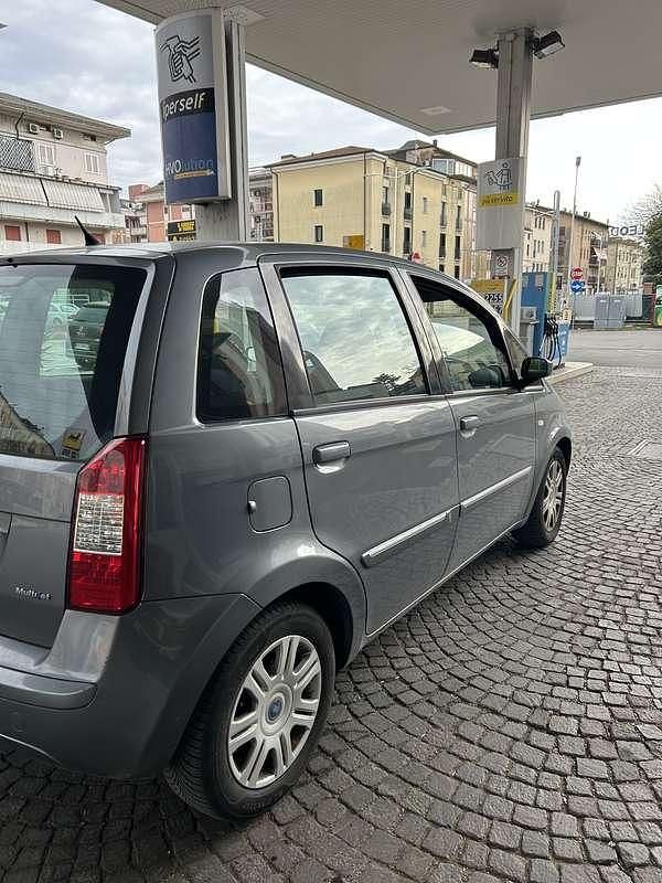 Usata Fiat Idea 90 CV (66 kW) 2007 Grigio Monovolume