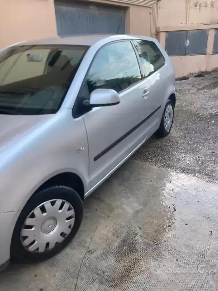 Usata VW Polo 54 CV (39 kW) 2003 Grigio Berlina