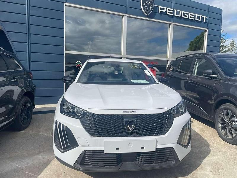 Bianco Nuova 2025 Peugeot 2008 Style SUV | 22.500 € (Cara) - Immagine 1/4