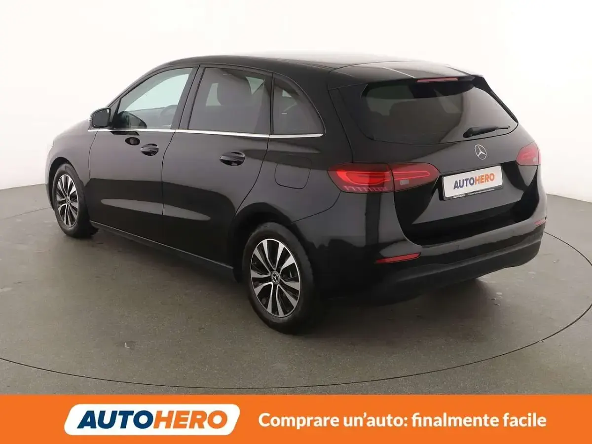 Gebraucht Mercedes B180 Executive 150 PS (110 kW) 2023 Schwarz Van / Kleinbus