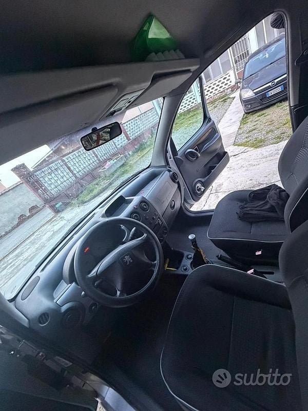 Usata Peugeot Partner 2002 Grigio Monovolume