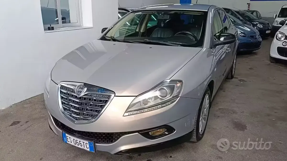 Usata Lancia Delta 90 CV (66 kW) 2013 Verde Utilitaria
