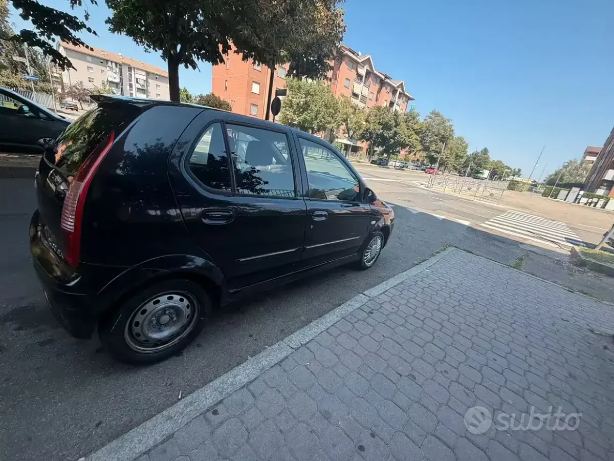 Usata Tata Indica 85 CV (62 kW) 2009 Nero Berlina