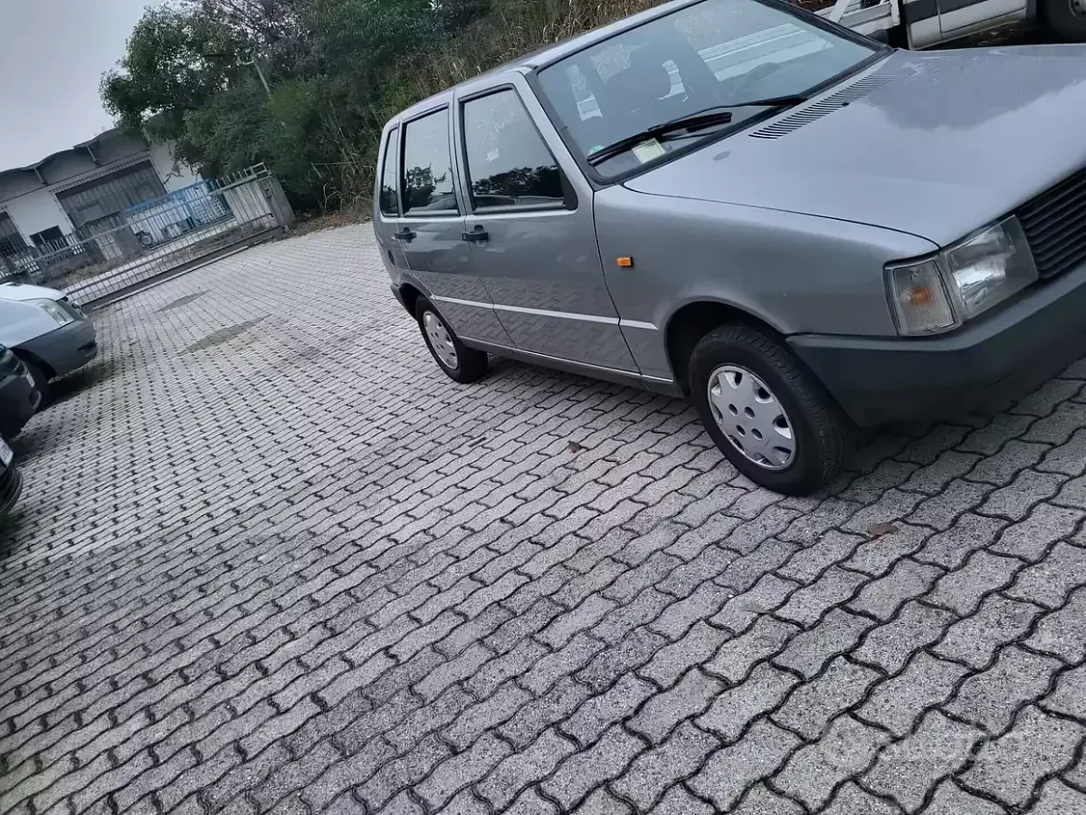 Usata Fiat Uno 44 CV (32 kW) 1988 Grigio Utilitaria