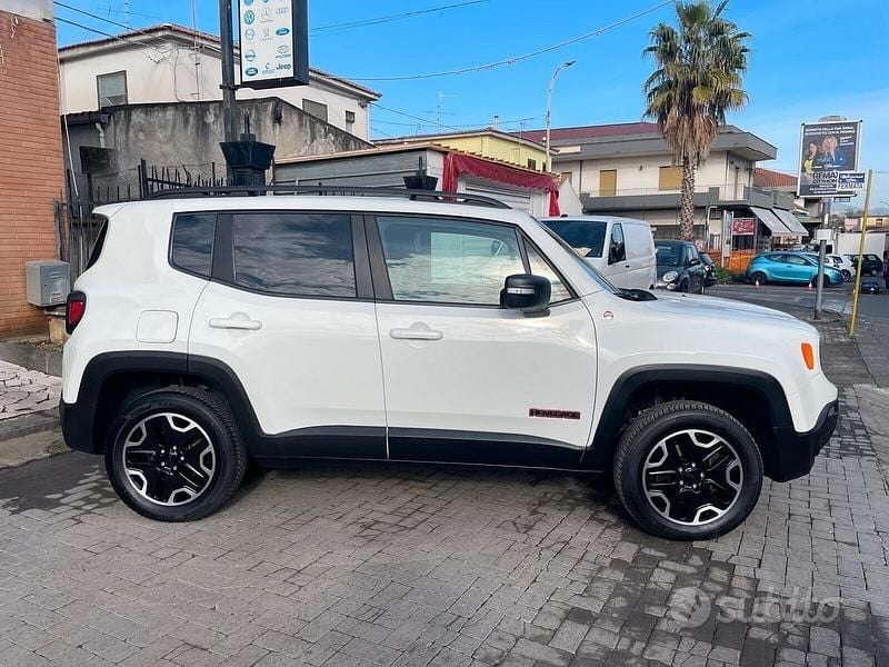 Usata Jeep Renegade Trailhawk 170 CV (125 kW) 2015 Bianco SUV