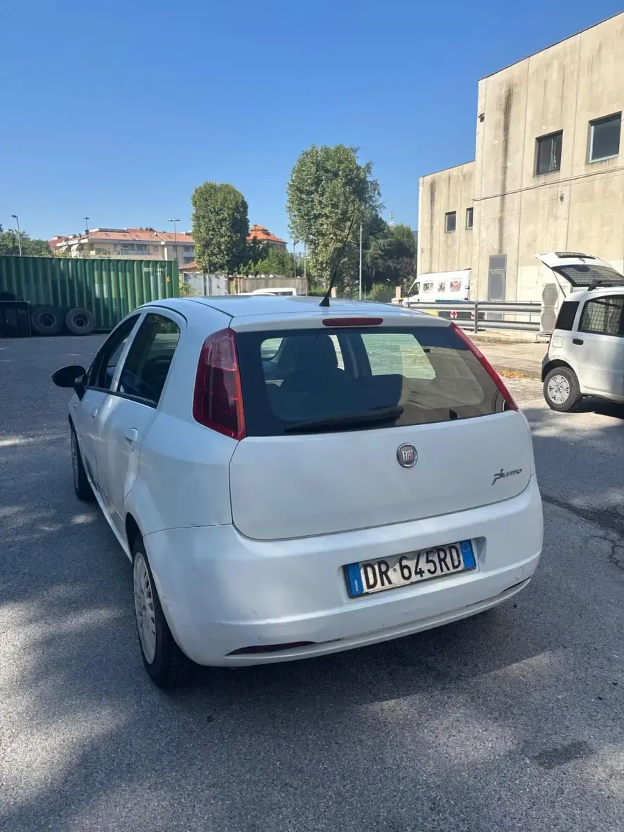 Usata Fiat Grande Punto Active 75 CV (55 kW) 2008 Bianco Utilitaria