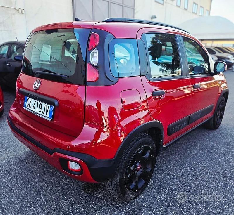 Usata Fiat Panda Cross Cross 69 CV (50 kW) 2022 Rosso Utilitaria