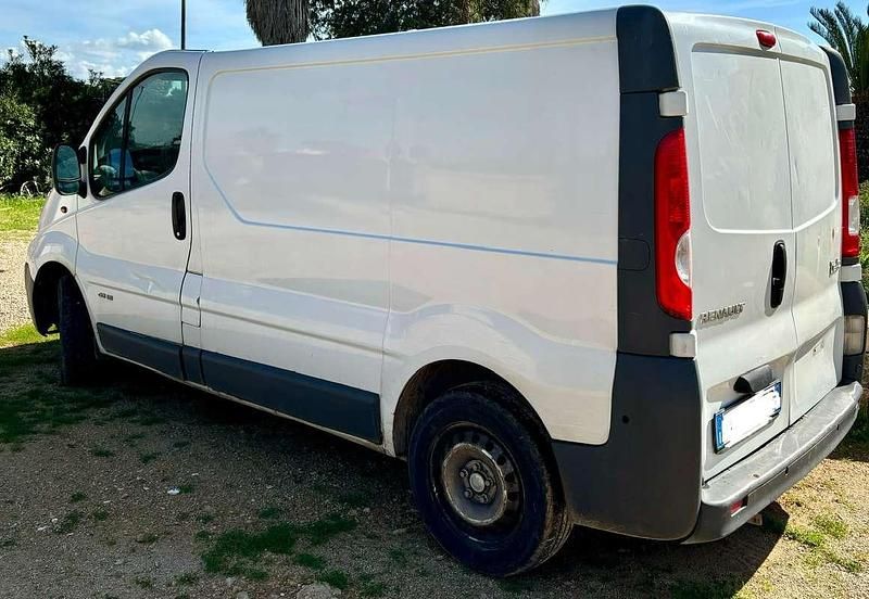 Usata Renault Trafic 114 CV (83 kW) 2007 Bianco Monovolume