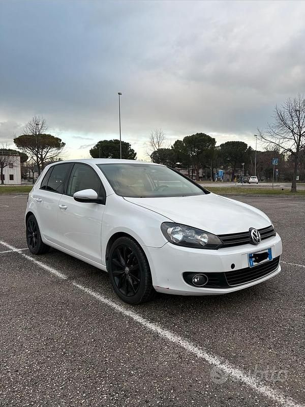 Usata VW Golf VI 110 CV (80 kW) 2009 Bianco Utilitaria