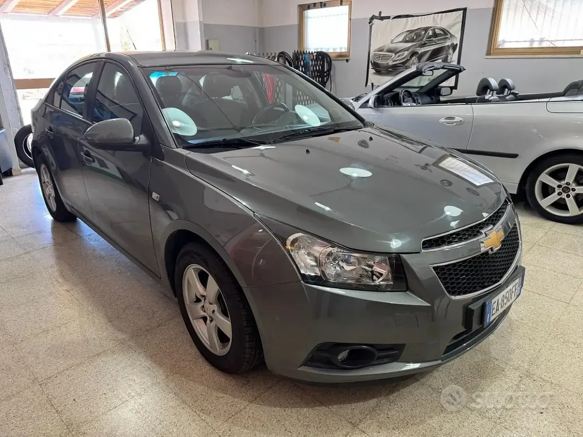 Usata Chevrolet Cruze LS 113 CV (83 kW) 2010 Grigio Berlina