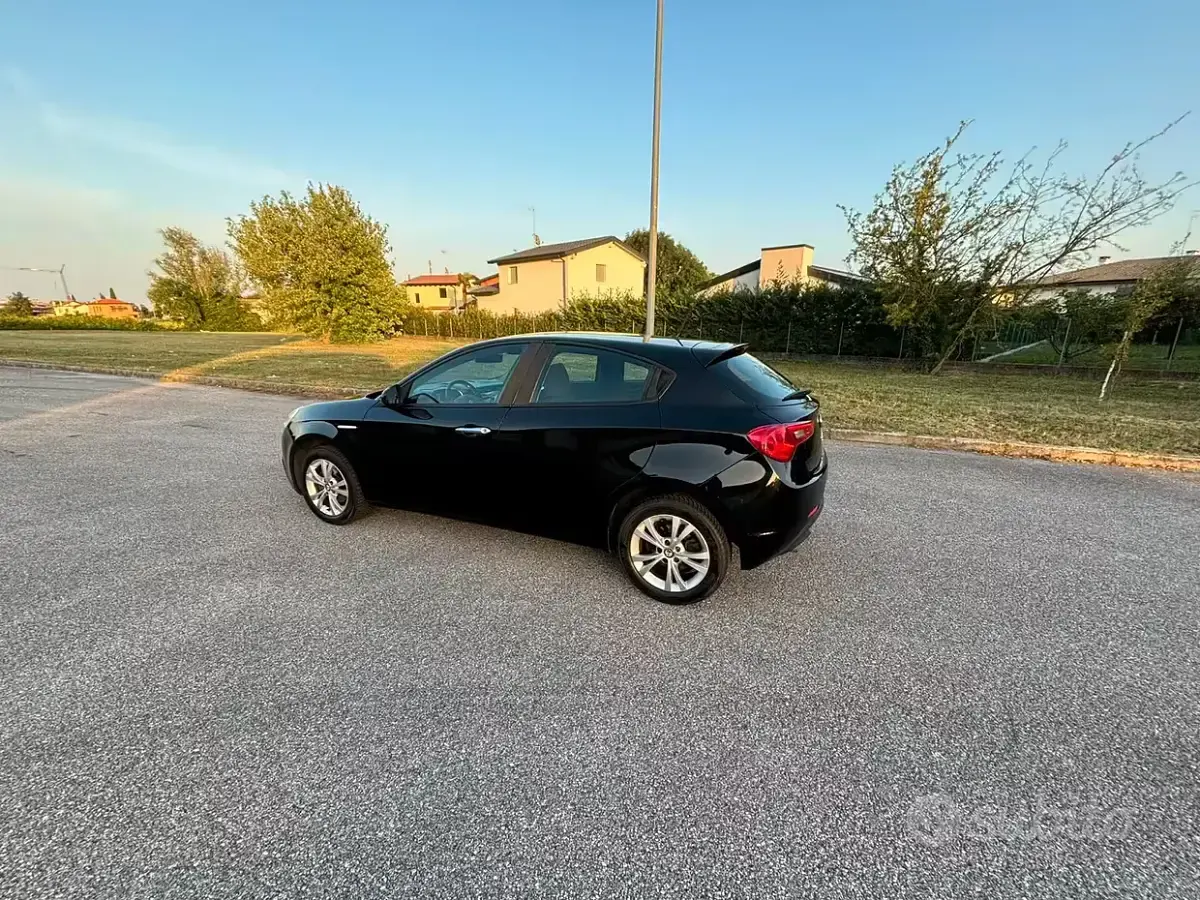 Usata Alfa Romeo Giulietta 120 CV (88 kW) 2010 Nero Utilitaria