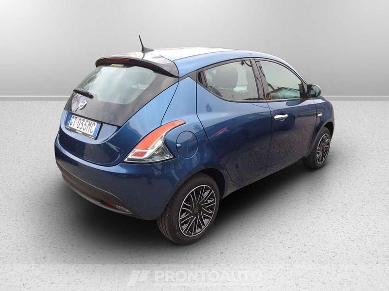 Usata Lancia Ypsilon S 70 CV (51 kW) 2024 Blu/azzurro Utilitaria