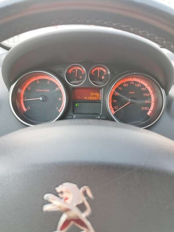 Usata 2011 Peugeot 308 Tre volumi | 4300 € (Buon prezzo) - Immagine 1/4