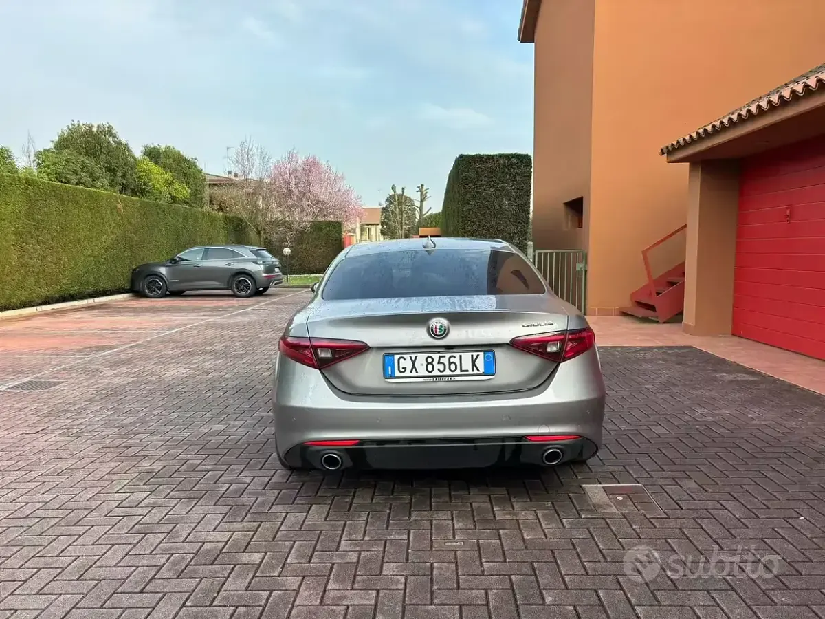 Usata Alfa Romeo Giulia 181 CV (133 kW) 2016 Berlina