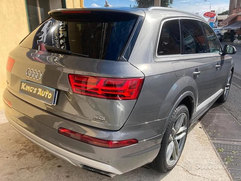 Usata Audi Q7 Ambiente 272 CV (200 kW) 2017 Grigio metallizzato SUV