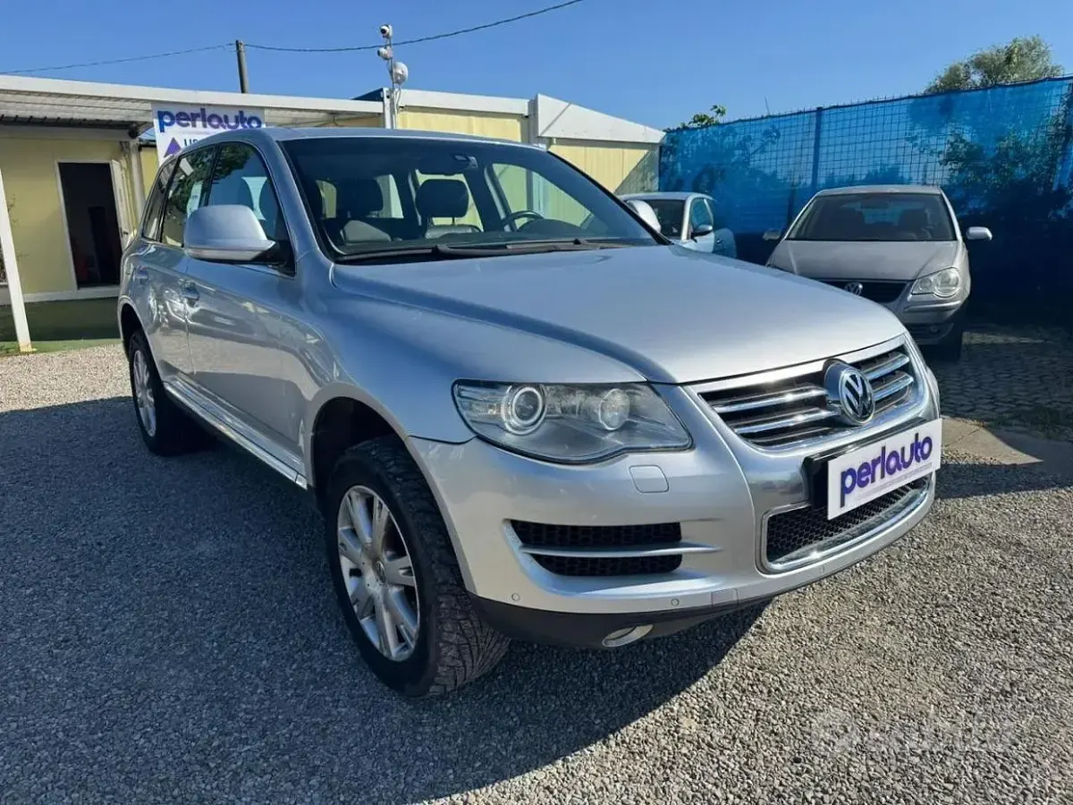 Usata VW Touareg Exclusive 174 CV (127 kW) 2007 Grigio SUV