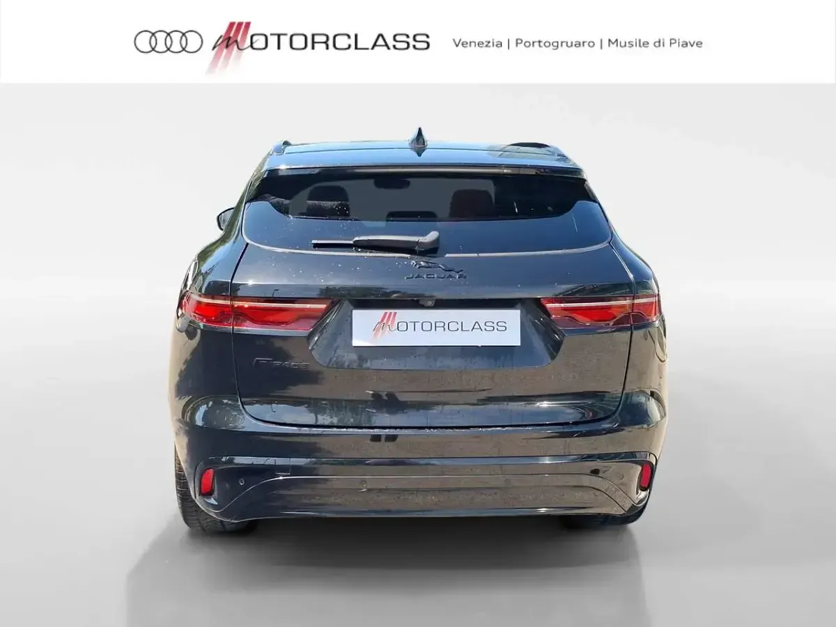 Usata Jaguar F-Pace R-Dynamic 204 CV (150 kW) 2023 Nero SUV