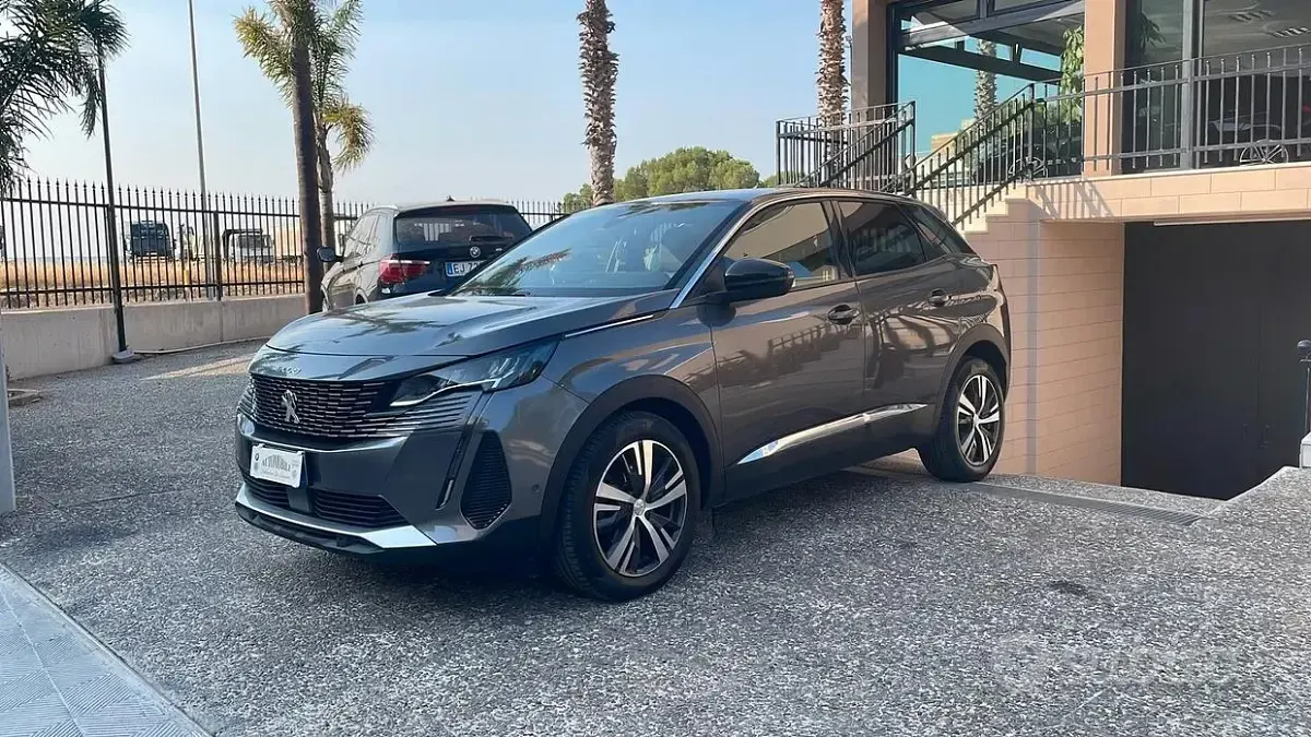 Usata Peugeot 3008 GT 131 CV (96 kW) 2023 Grigio SUV