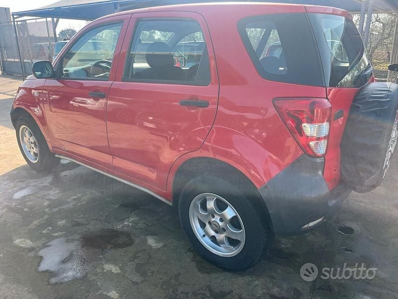 Usata Daihatsu Terios 85 CV (62 kW) 2006 Rosso SUV