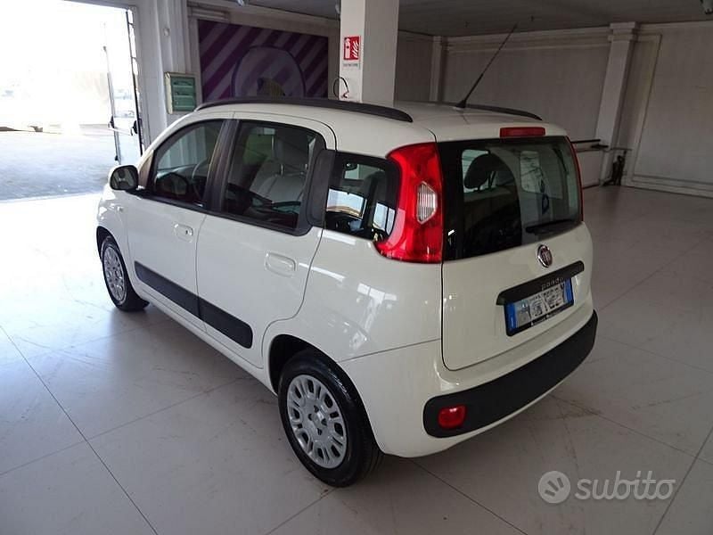 Usata Fiat Panda Lounge 69 CV (50 kW) 2013 Bianco Utilitaria