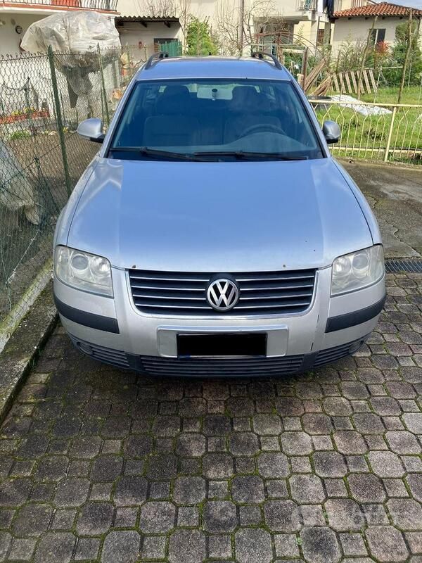 Usata VW Passat Comfortline 131 CV (96 kW) 2004 Argento Station wagon