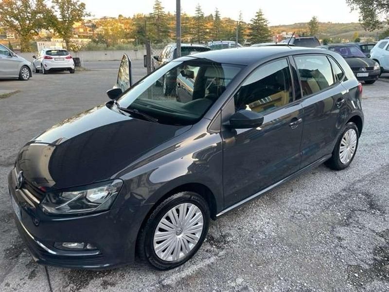 Other Usata 2015 VW Polo Comfortline Tre volumi | 7300 € (Buon prezzo) - Immagine 1/4