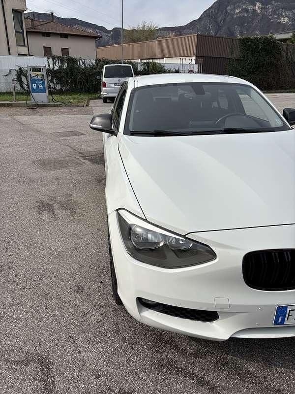 Usata BMW 118 143 CV (105 kW) 2014 Utilitaria