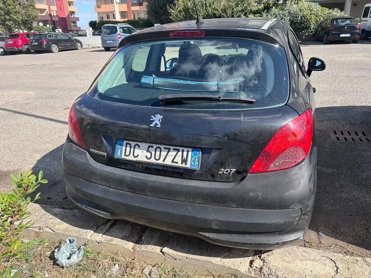 Usata Peugeot 207 68 CV (50 kW) 2006 Nero Berlina