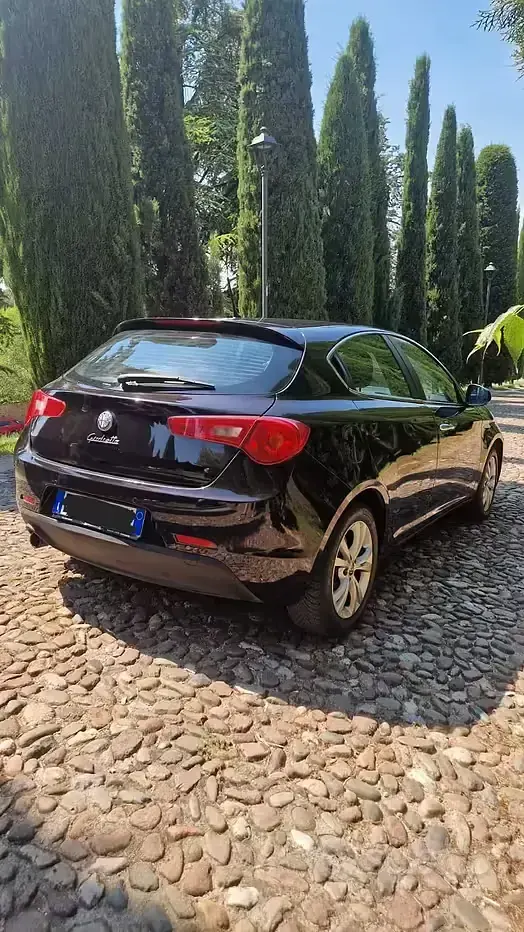 Usata Alfa Romeo Giulietta 109 CV (80 kW) 2011 Marrone Utilitaria
