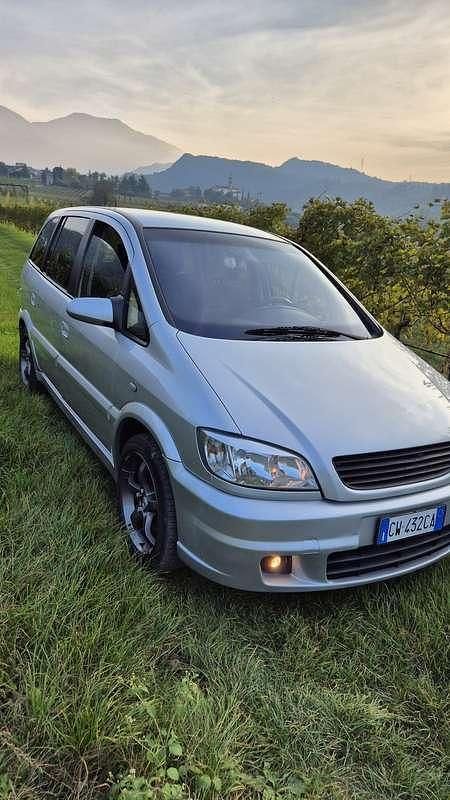 Usata Opel Zafira Design Edition 125 CV (91 kW) 2005 Monovolume