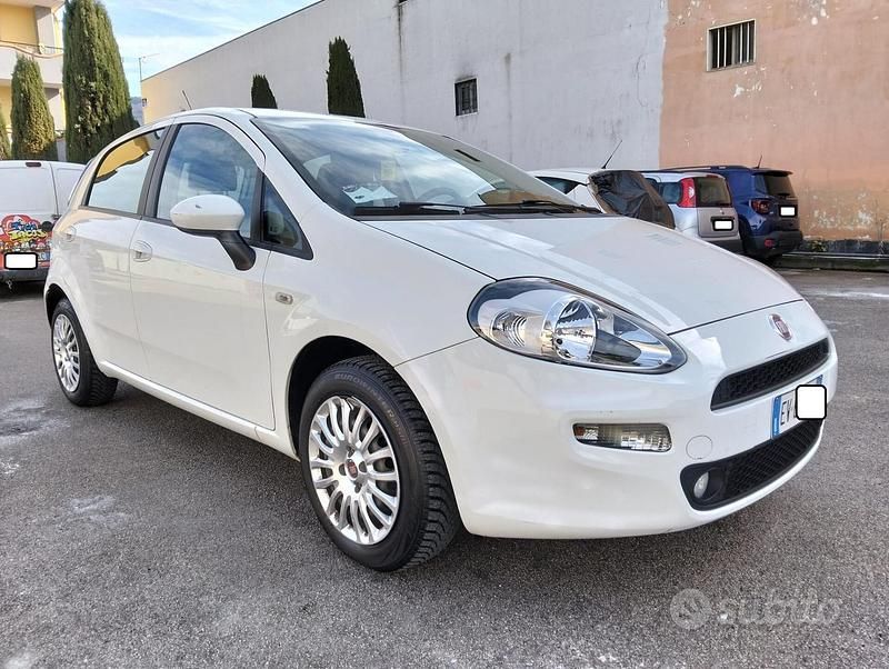 Usata Fiat Punto Street 69 CV (50 kW) 2014 Bianco Utilitaria