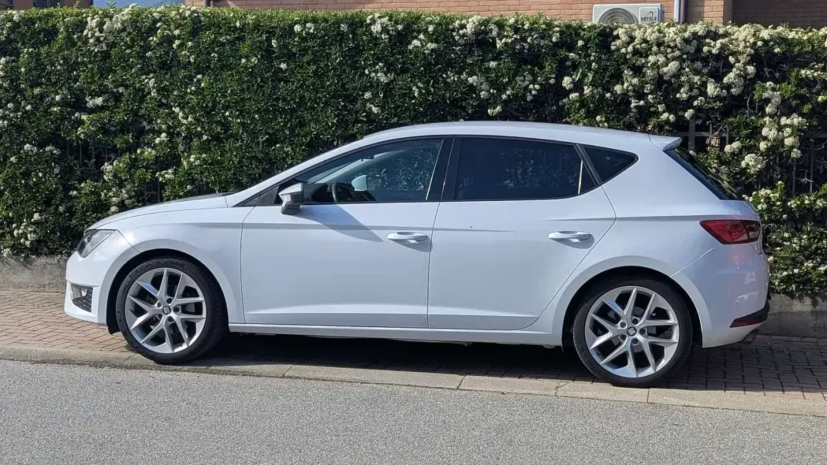 Usata Seat Leon FR 125 CV (91 kW) 2015 Bianco Berlina