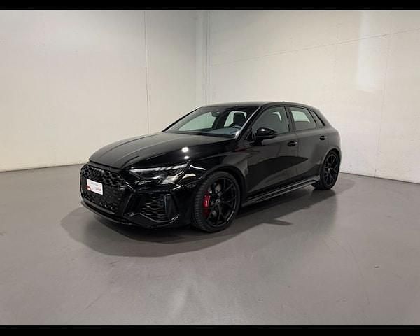 Usata Audi RS3 Sportback Ambiente 400 CV (294 kW) 2023 Nero mythos metallizzato Utilitaria