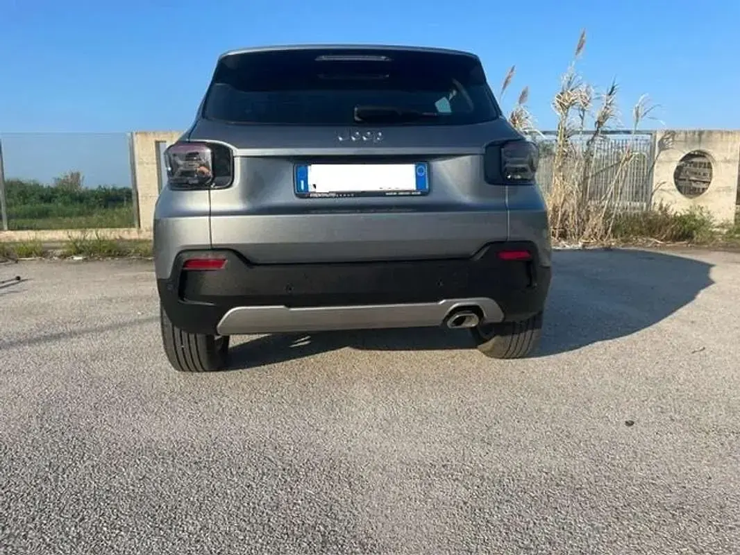 Begagnad Jeep Avenger Altitude 101 HK (74 kW) 2025 Grå SUV