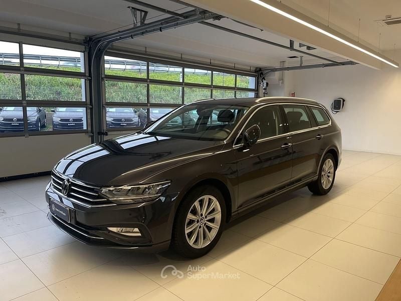 Grigio Usata 2023 VW Passat Business Station wagon | 25.390 € (Super prezzo) - Immagine 1/3