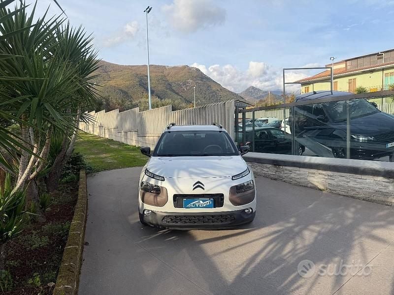 Usata Citroën C4 Cactus Shine 100 CV (73 kW) 2014 Bianco Utilitaria