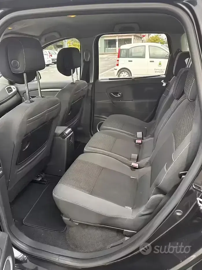 Usata Renault Scenic E-Tech 110 CV (80 kW) 2010 Nero Monovolume