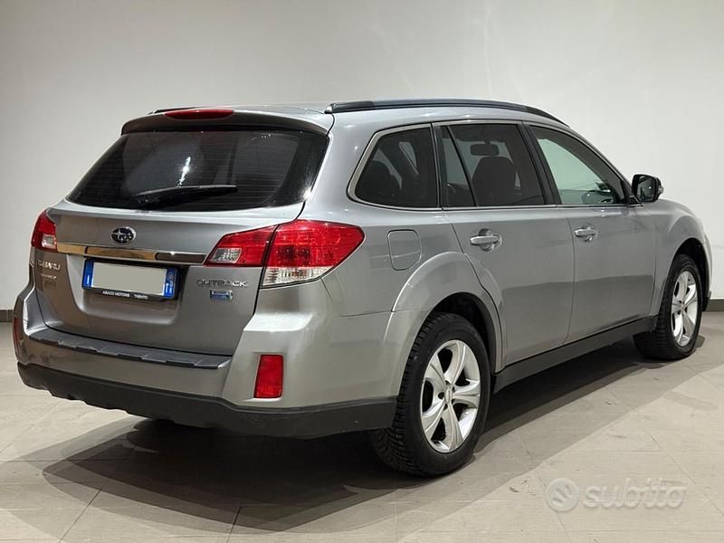 Usata Subaru Outback 150 CV (110 kW) 2010 Grigio Station wagon
