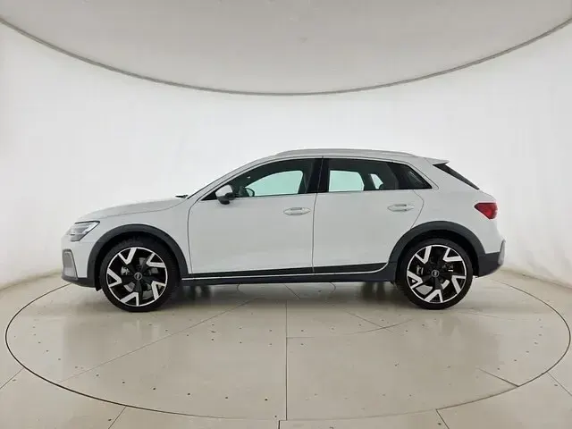 Nuova Audi A3 Ambiente 150 CV (110 kW) 2026 Bianco arkona Berlina