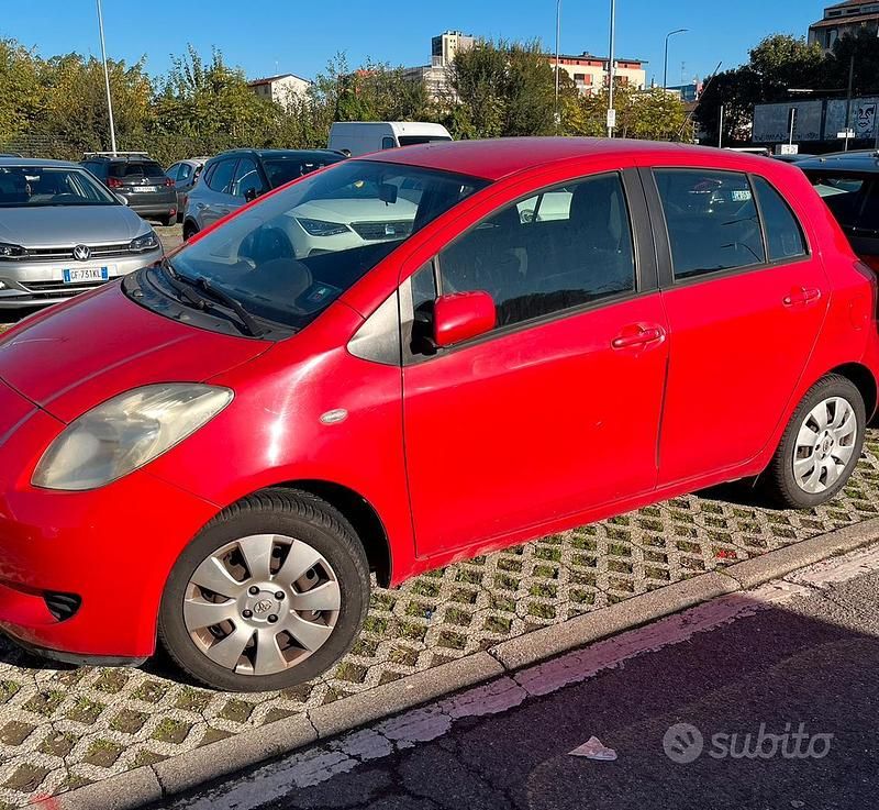 Usata Toyota Yaris 65 CV (47 kW) 2007 Rosso Berlina